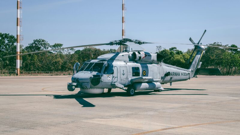 “Bolsonaro chama de ‘malucos’ os apoiadores que pedem intervenção militar
